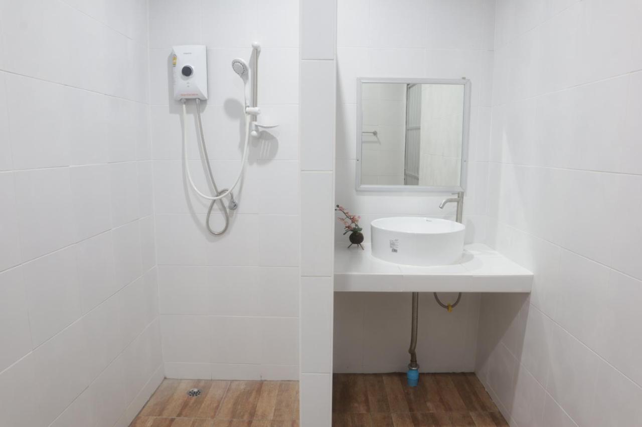 ตะวันแมนชั่น Apartment Ban Na Kha Exterior photo